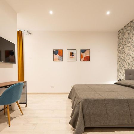 Hotel Dimora 5 Santi à Naples Extérieur photo