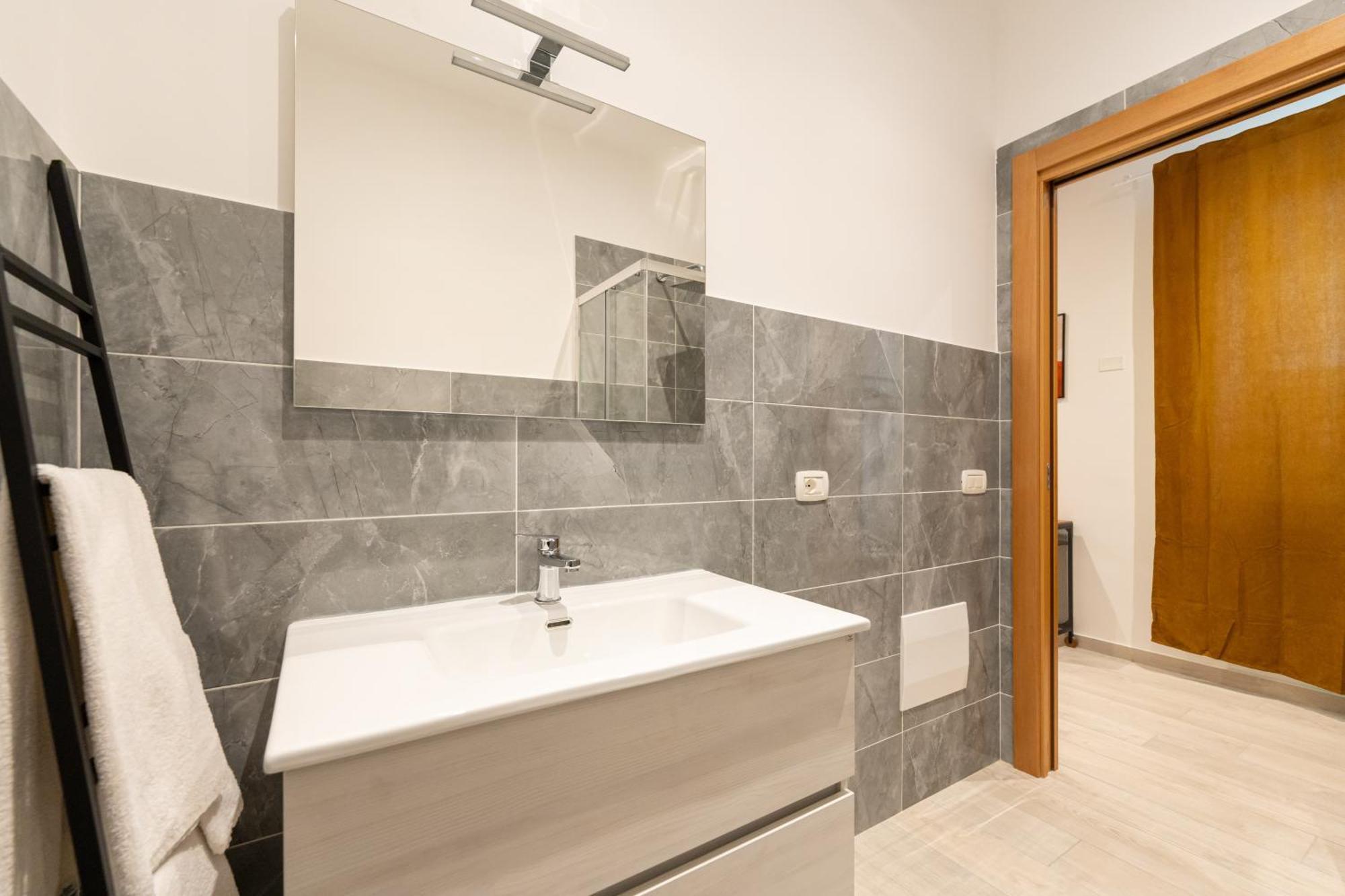 Hotel Dimora 5 Santi à Naples Extérieur photo